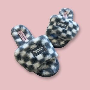 Juicy Couture Grey & White Checkered Slippers | Size 9